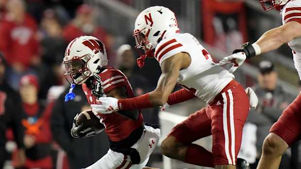 Will Pauling 12-yard reception Q2 2023 Wisconsin vs Nebraska football USATSI_21931197